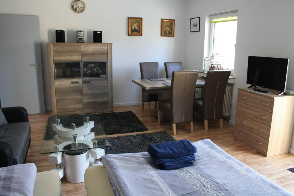 Top Messe Ferienwohnung 81Qm เอสเซน ภายนอก รูปภาพ